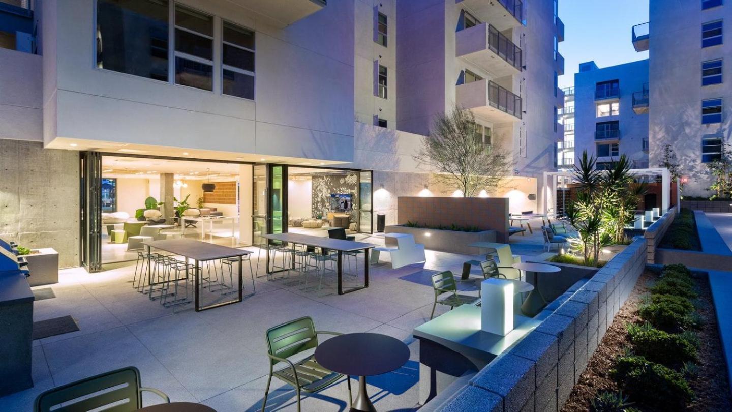 Trendy 2bd Haven In Hollywood! Parking & Pool