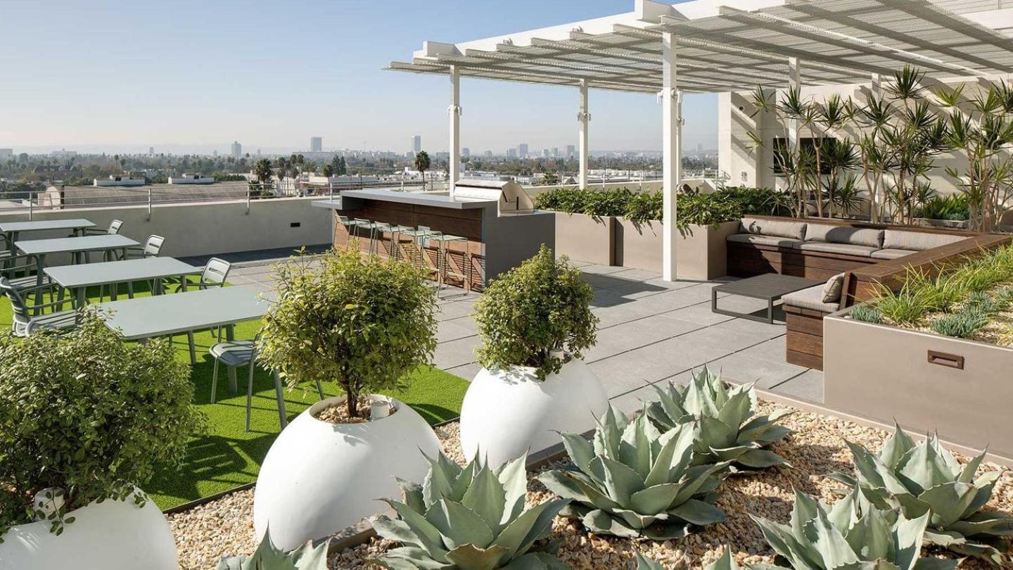Apartment Trendy 2bd Haven In Hollywood! Parking & Pool Los Angeles