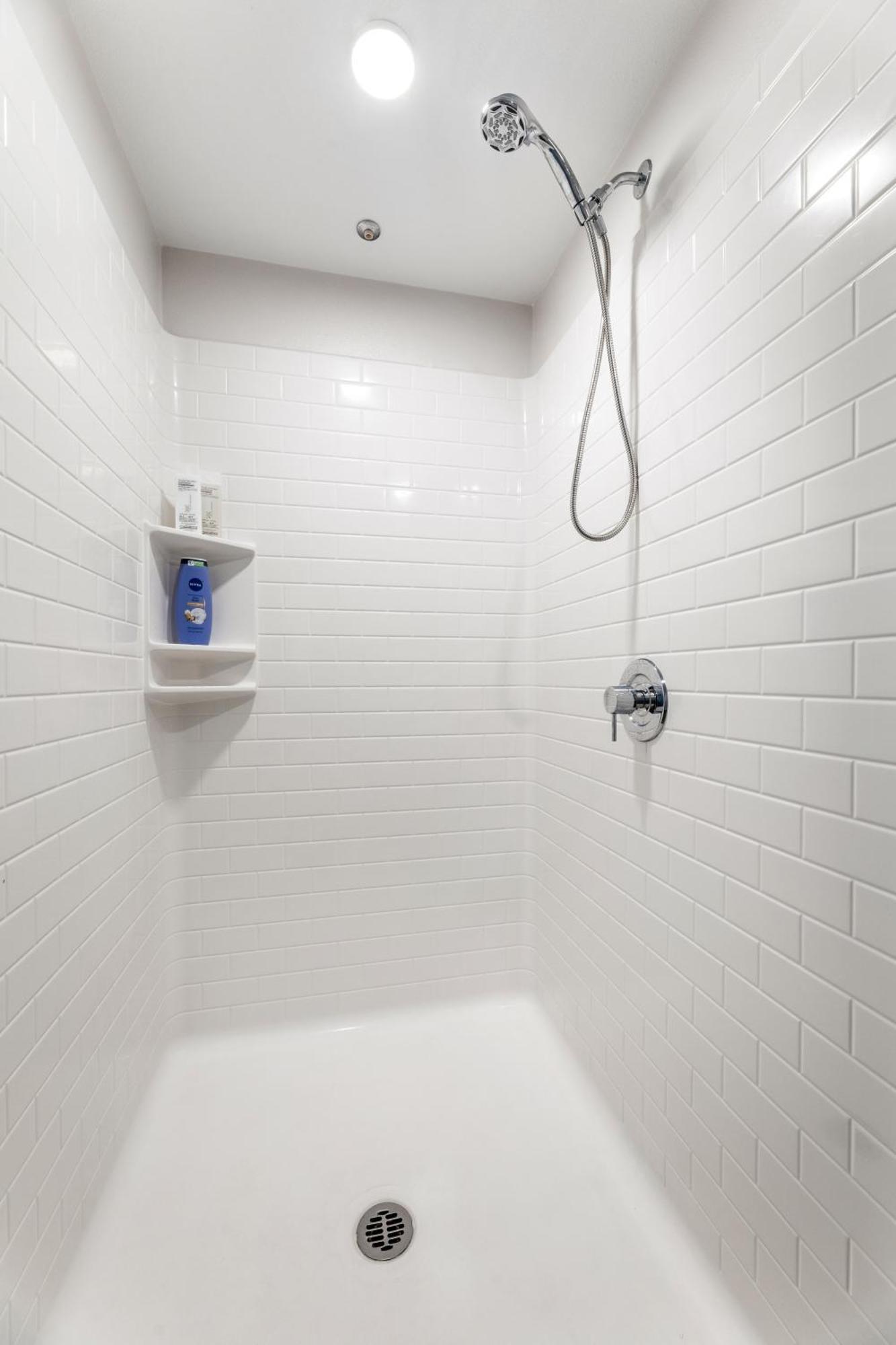 Trendy 2bd Haven In Hollywood! Parking & Pool *