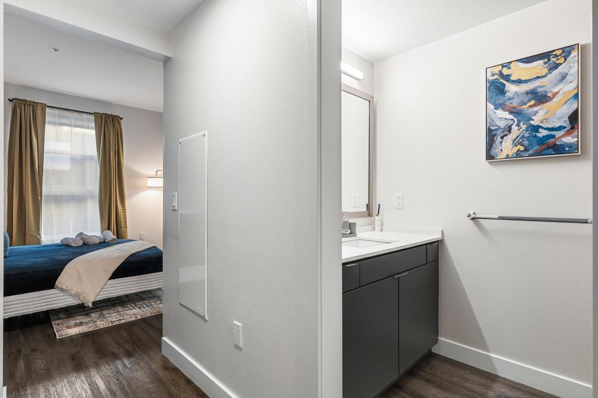 Trendy 2bd Haven In Hollywood! Parking & Pool *