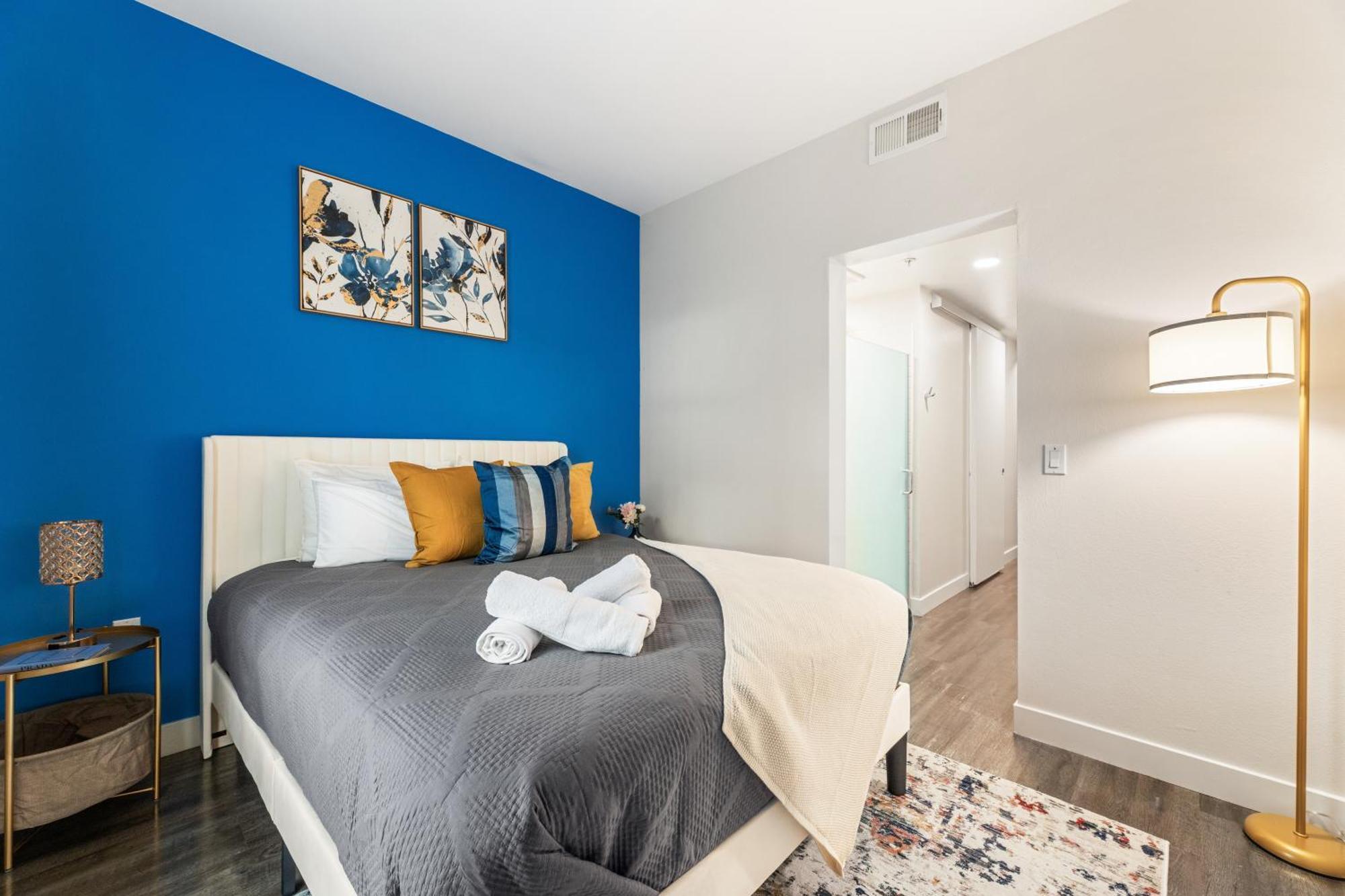 Apartment Trendy 2bd Haven In Hollywood! Parking & Pool *
