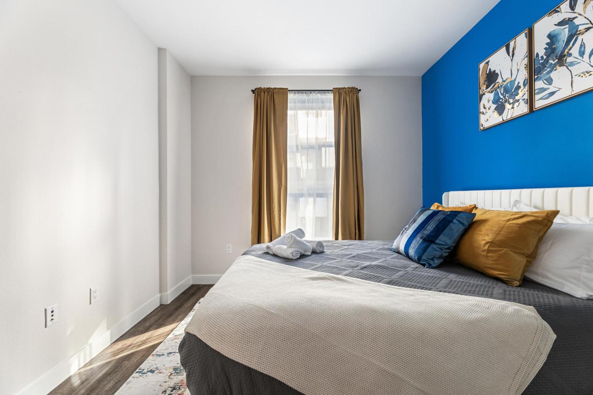 Trendy 2bd Haven In Hollywood! Parking & Pool Apartment *