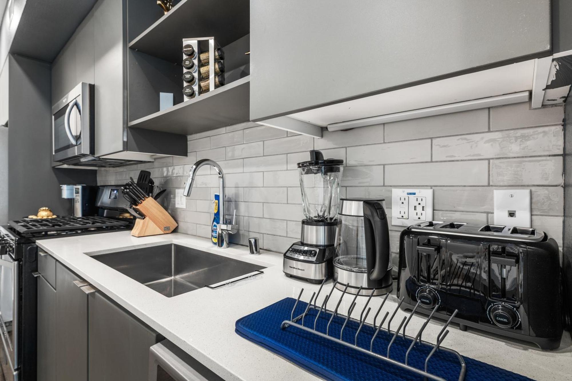 Apartment Trendy 2bd Haven In Hollywood! Parking & Pool *